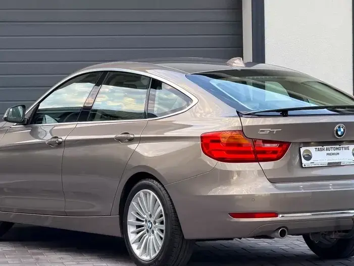 BMW Seria 3 F30/F31/F34 318d Aut. Luxury Line