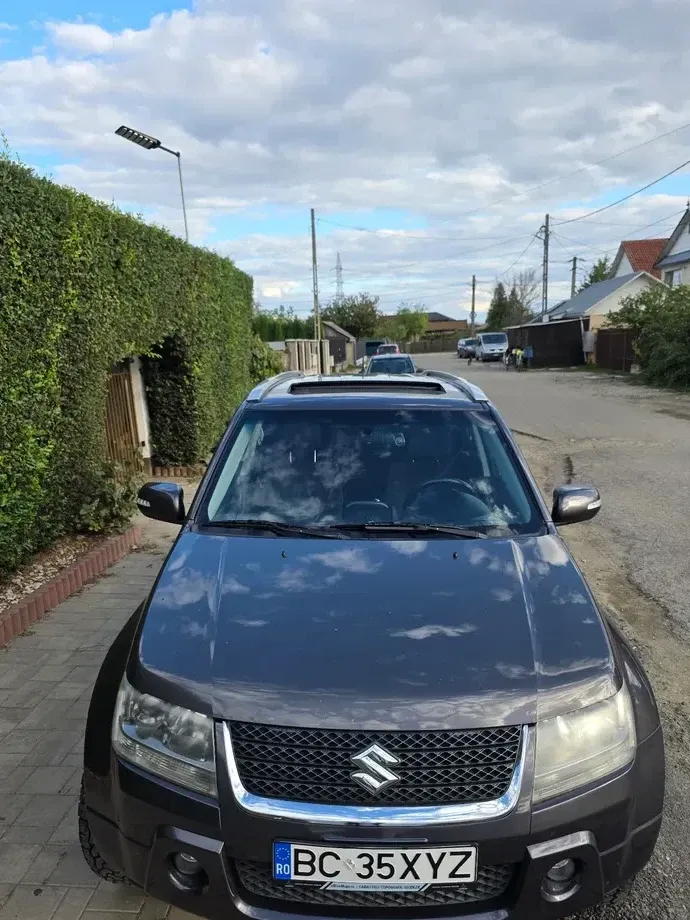 Suzuki Grand Vitara 2.4i JLX — imagine 2