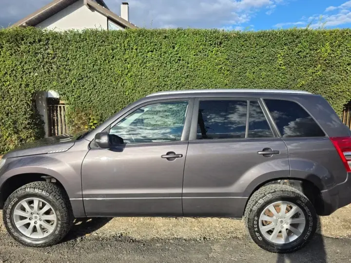 Suzuki Grand Vitara 2.4i JLX