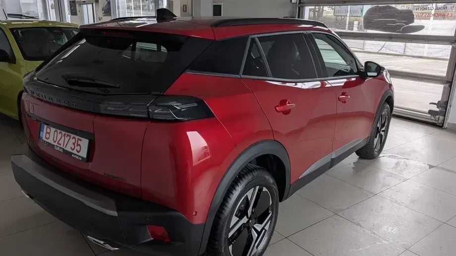 Peugeot 2008 II 1.2L e-DCS6 MHEV Allure — imagine 4