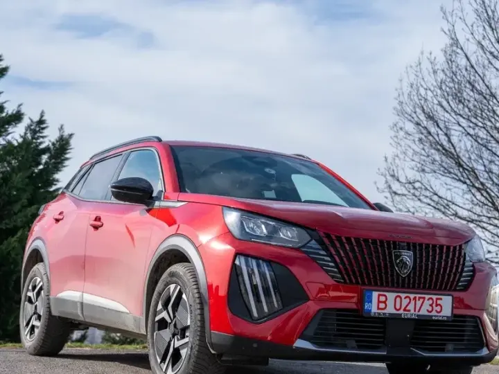 Peugeot 2008 II 1.2L e-DCS6 MHEV Allure