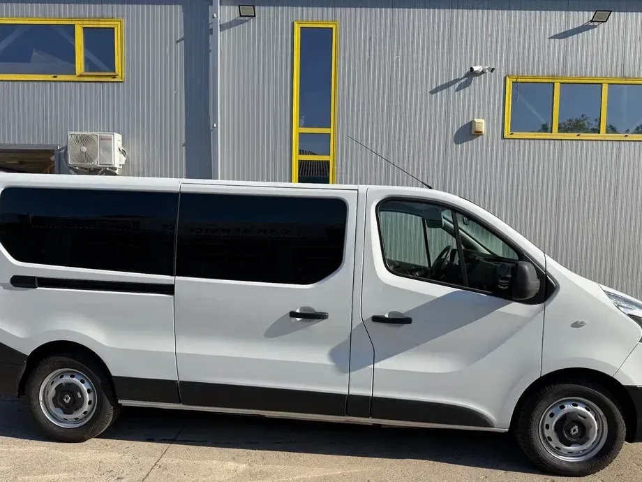 Renault Trafic 2.0 Blue dCi 120 Combi L2H1 8+1 locuri Authentique — imagine 2