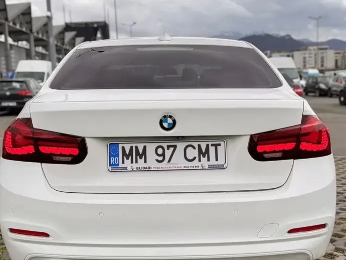 BMW Seria 3 F30/F31/F34 320i Aut.