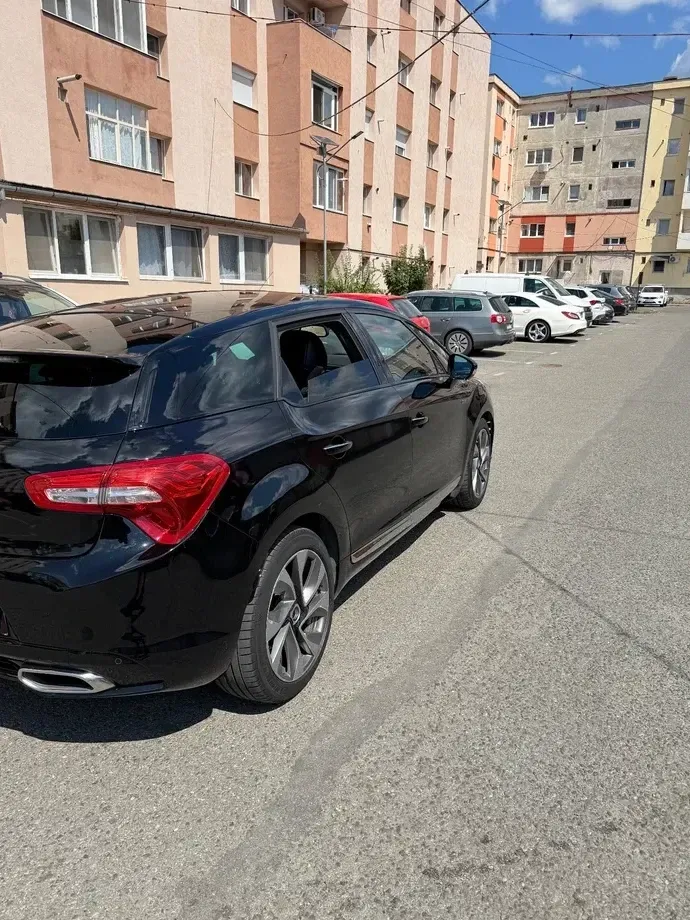 Citroën DS5 2.0 HYbrid4 Airdream So Chic — imagine 2