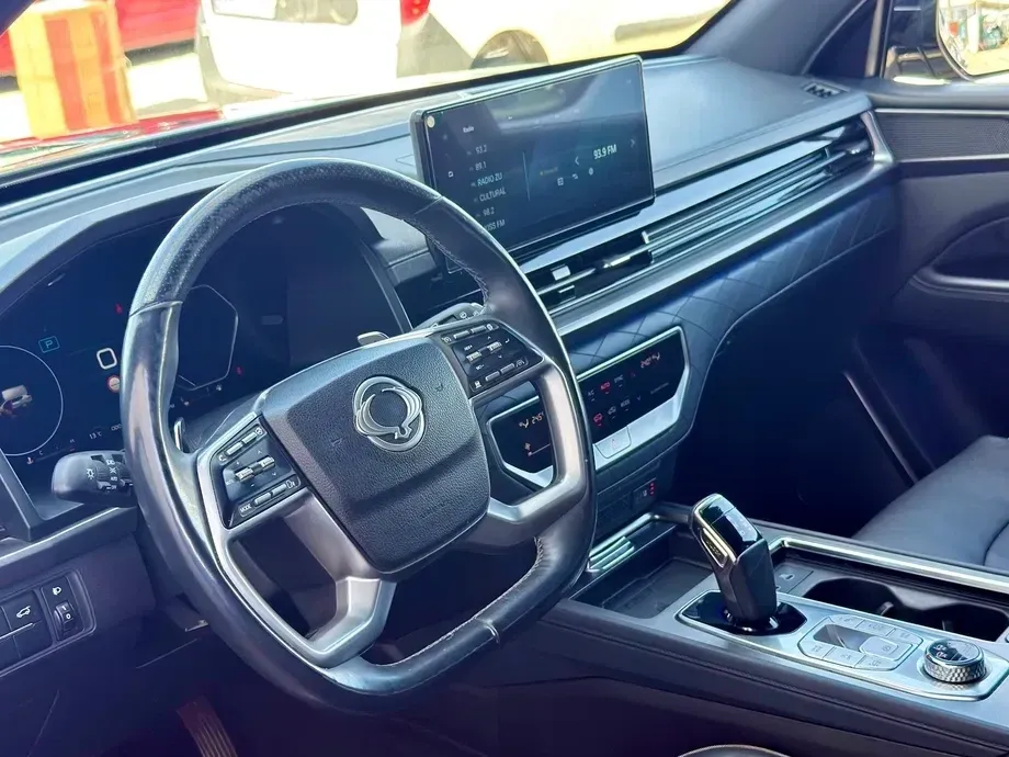 SsangYong REXTON 2.2 4WD Aut. Black — imagine 5