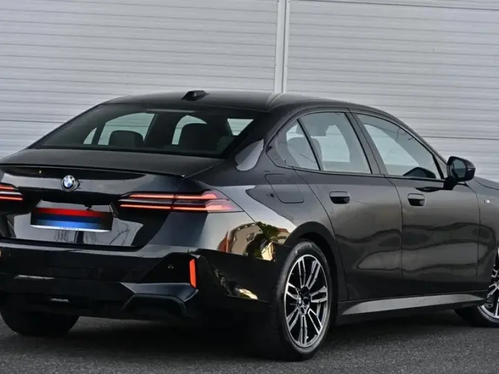 BMW Seria 5 G60/G61 520d xDrive Aut.