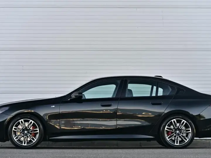 BMW Seria 5 G60/G61 520d xDrive Aut.