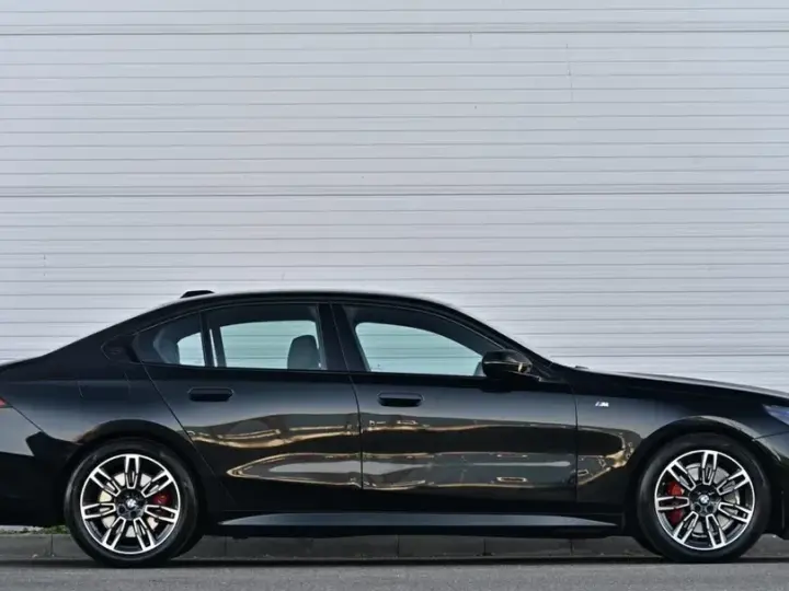 BMW Seria 5 G60/G61 520d xDrive Aut.