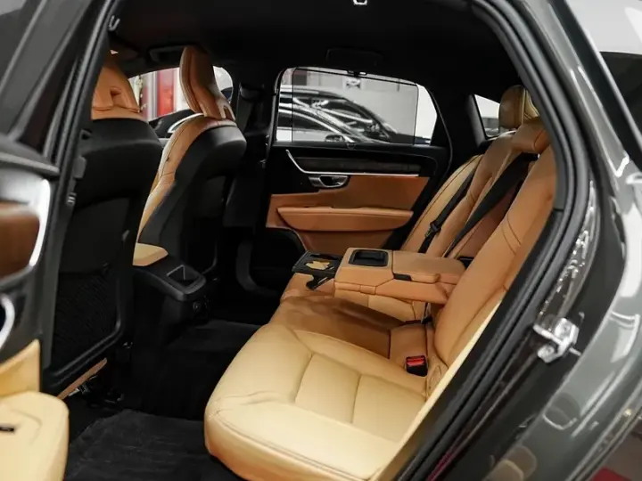 Volvo S90 B4 MHEV AT Plus Bright