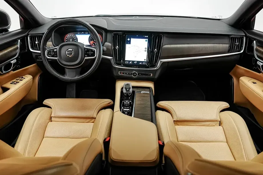 Volvo S90 B4 MHEV AT Plus Bright — imagine 2