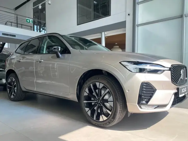 Volvo XC 60 II B5 B AWD Ultra Dark