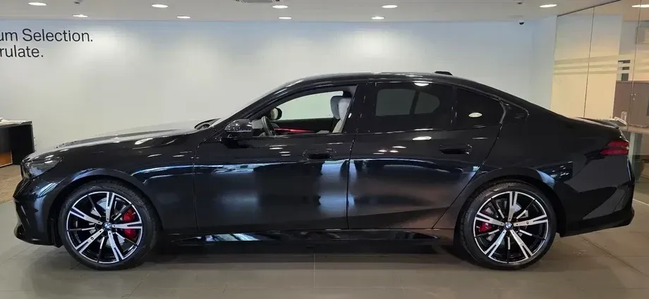 BMW Seria 5 520i AT MHEV — imagine 3