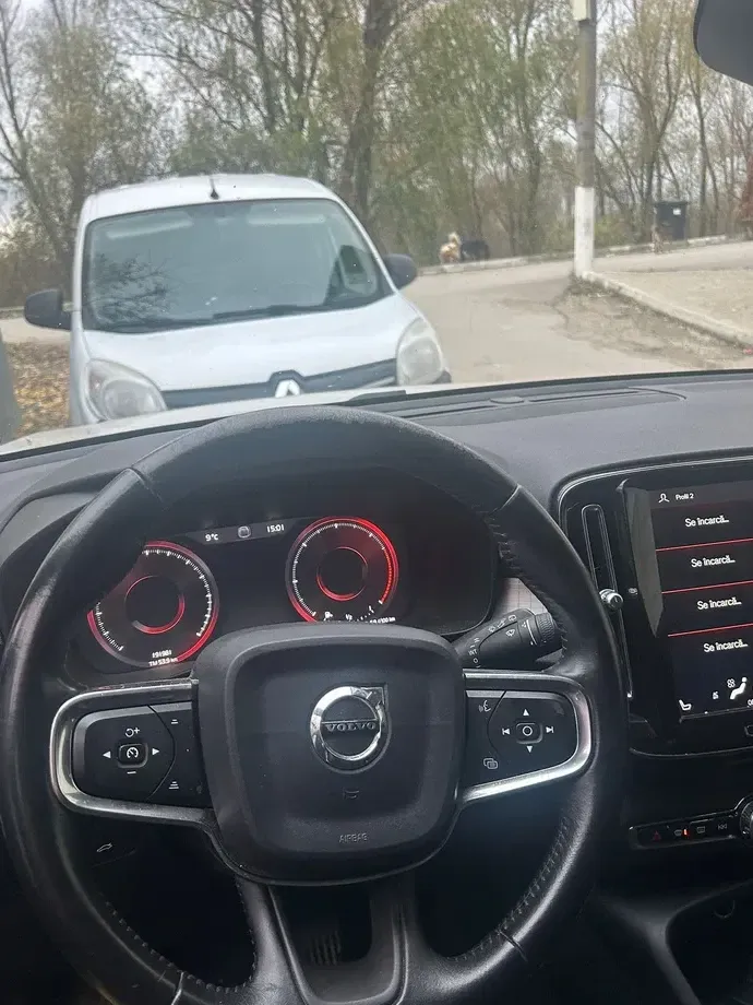 Volvo XC 40 D3 Momentum — imagine 3