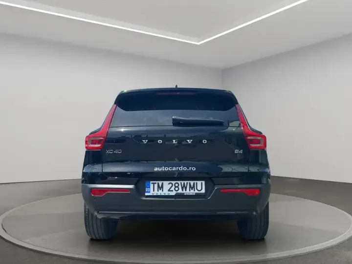 Volvo XC 40 B4 AT FWD MHEV Plus Dark