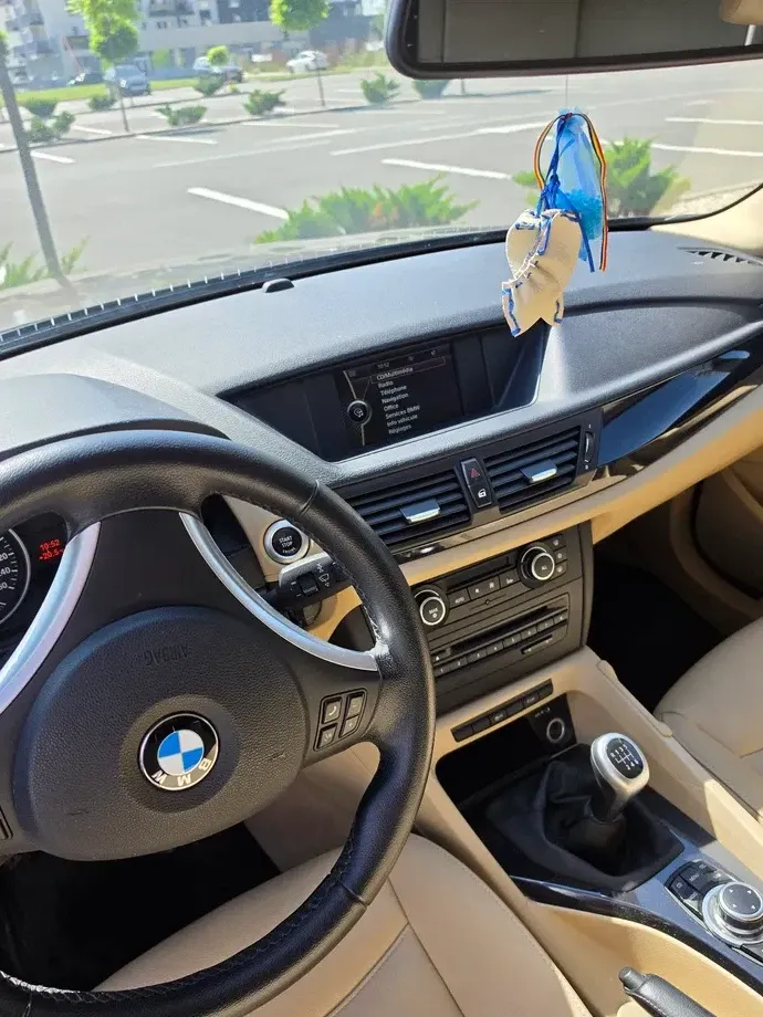 BMW X1 sDrive18d — imagine 4