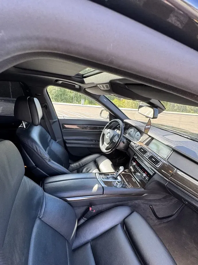 BMW Seria 7 F01/F02 730d — imagine 3
