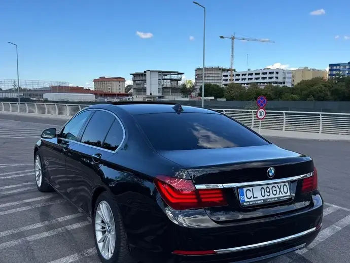 BMW Seria 7 F01/F02 730d