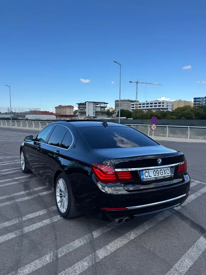 BMW Seria 7 F01/F02 730d — imagine 4