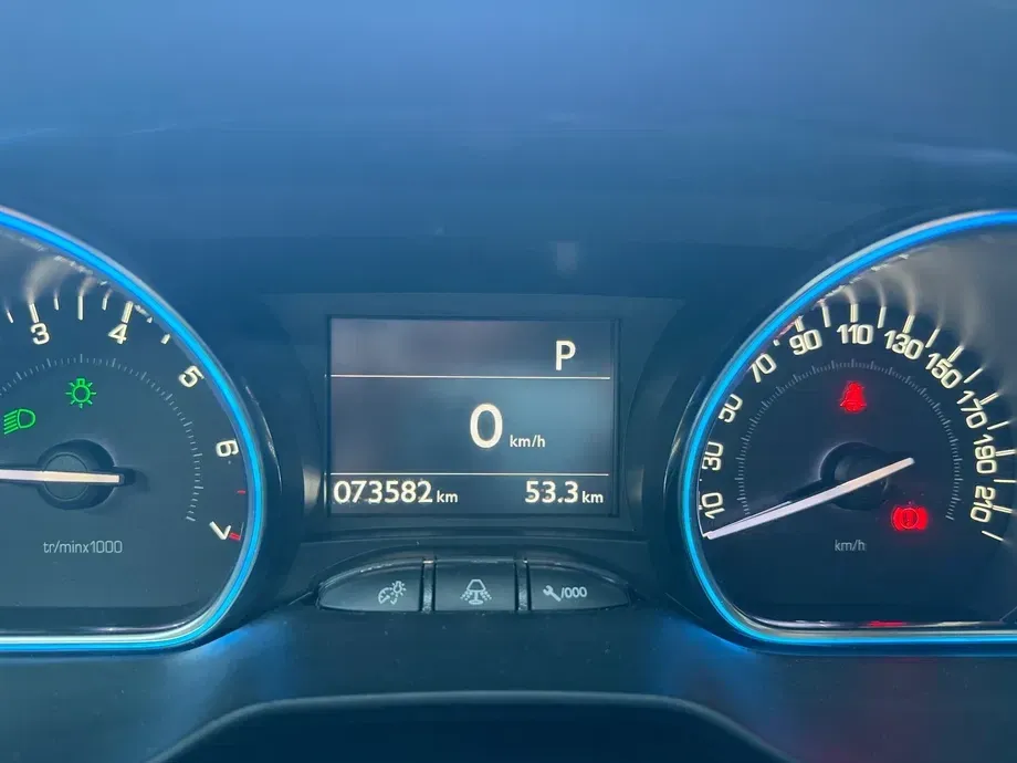 Peugeot 2008 I 1.2 PureTech Turbo EAT6 S&S Allure — imagine 6
