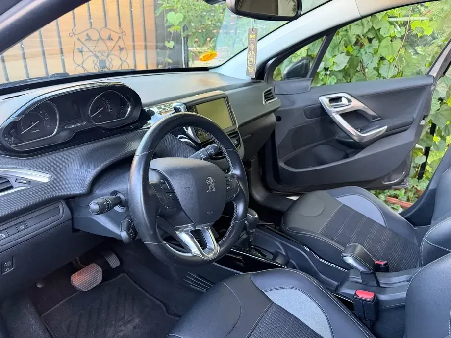 Peugeot 2008 I 1.2 PureTech Turbo EAT6 S&S Allure — imagine 5
