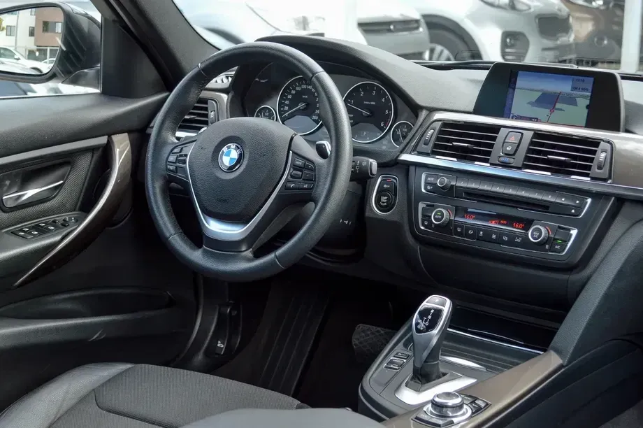 BMW Seria 3 F30/F31/F34 320d xDrive DPF Aut. Edition Sport — imagine 4
