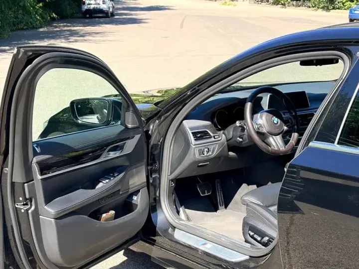 BMW Seria 7 G11/G12 740e iPerformance
