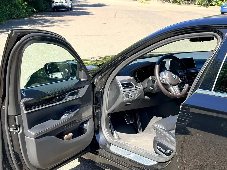 BMW Seria 7 G11/G12 740e iPerformance — imagine 6