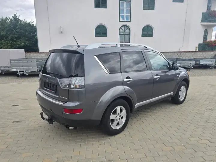 Mitsubishi Outlander II 2.0 DI-D Invite