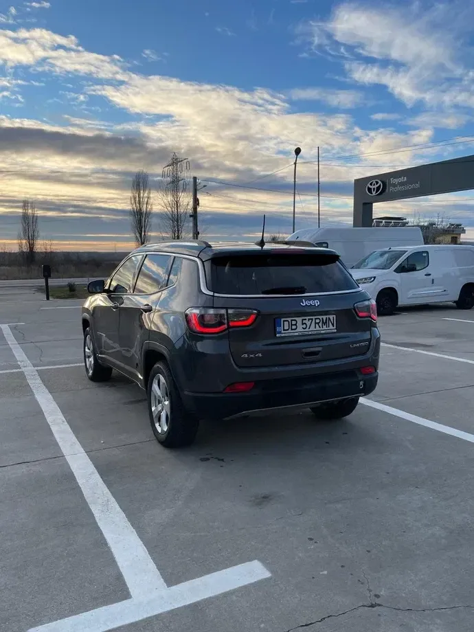 Jeep Compass — imagine 4