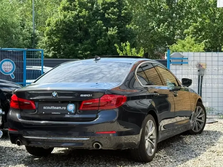 BMW Seria 5 G30/G31 520i Aut. Luxury Line