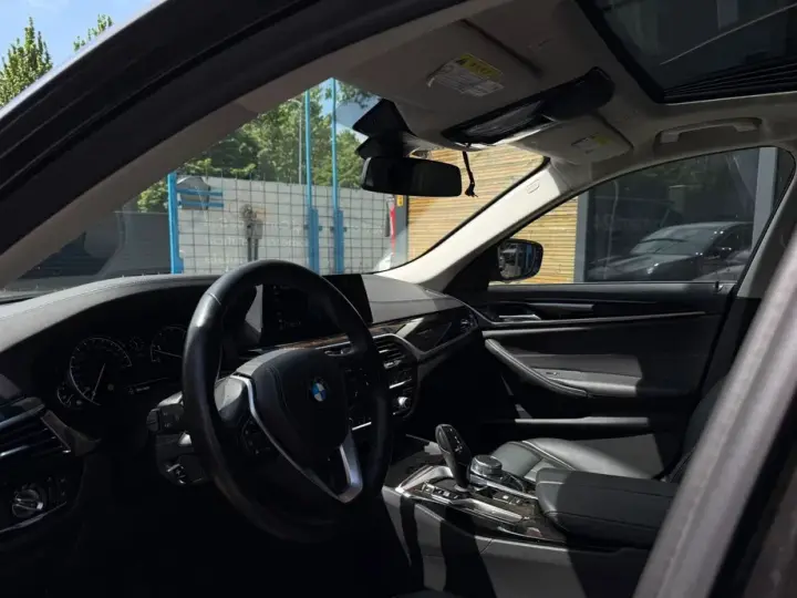 BMW Seria 5 G30/G31 520i Aut. Luxury Line