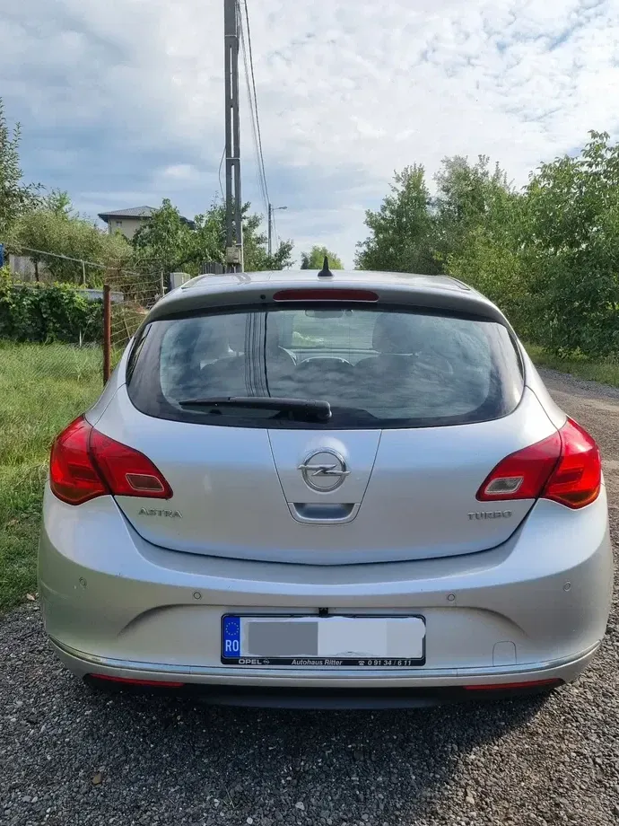 Opel Astra J 1.4 Turbo — imagine 5