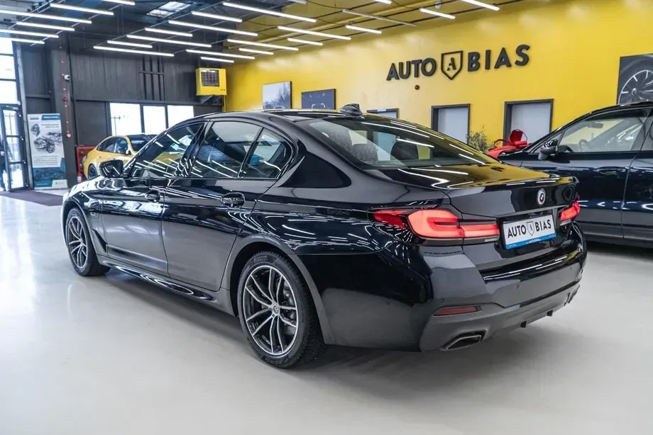 BMW Seria 5 G30/G31 520e AT PHEV — imagine 5