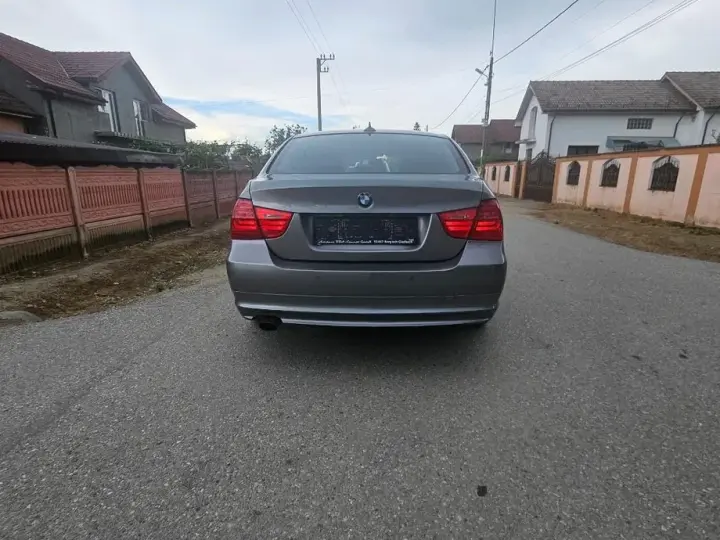 BMW Seria 3 318d
