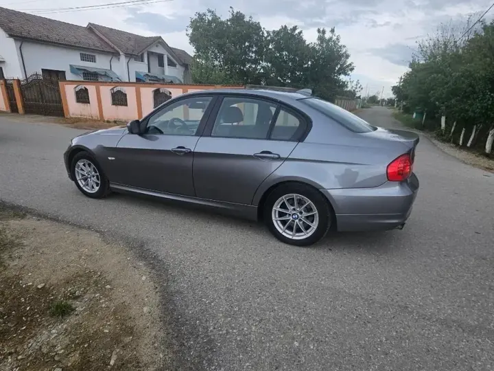 BMW Seria 3 318d