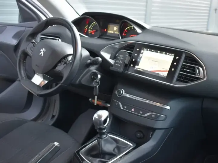 Peugeot 308 II