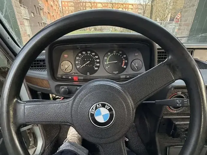 BMW Seria 5 E12