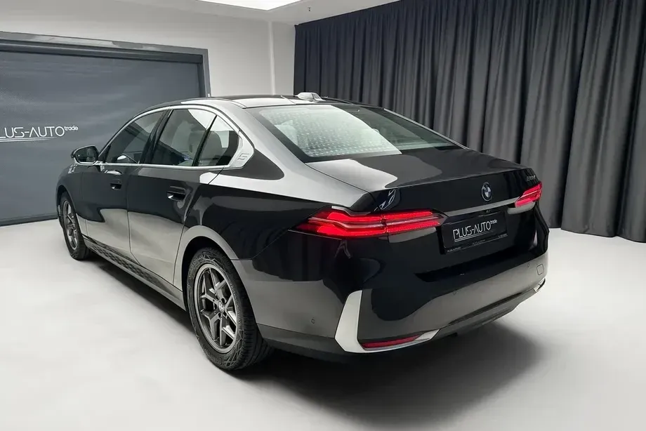 BMW Seria 5 520d Aut. — imagine 4