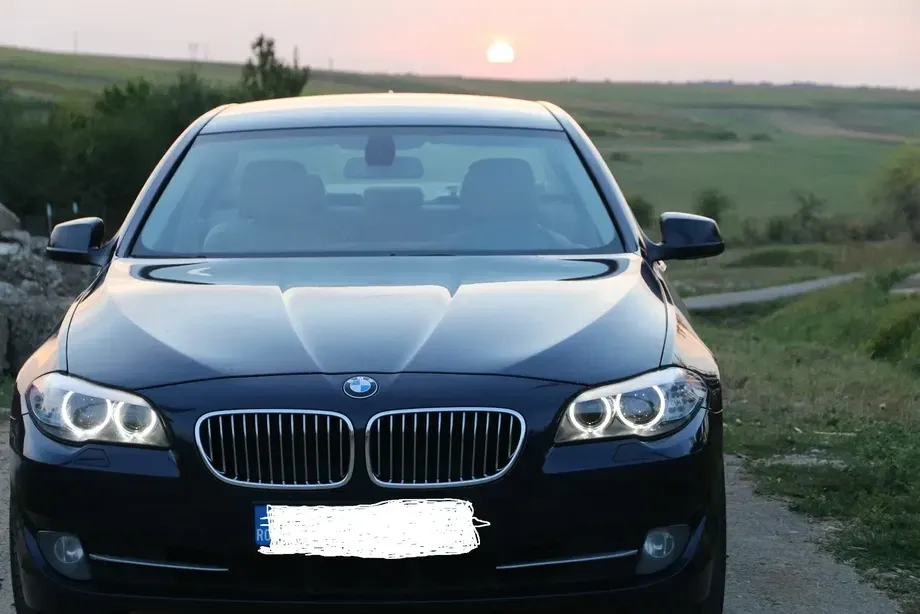 BMW Seria 5 F10/F11/F07 525d xDrive — imagine 5