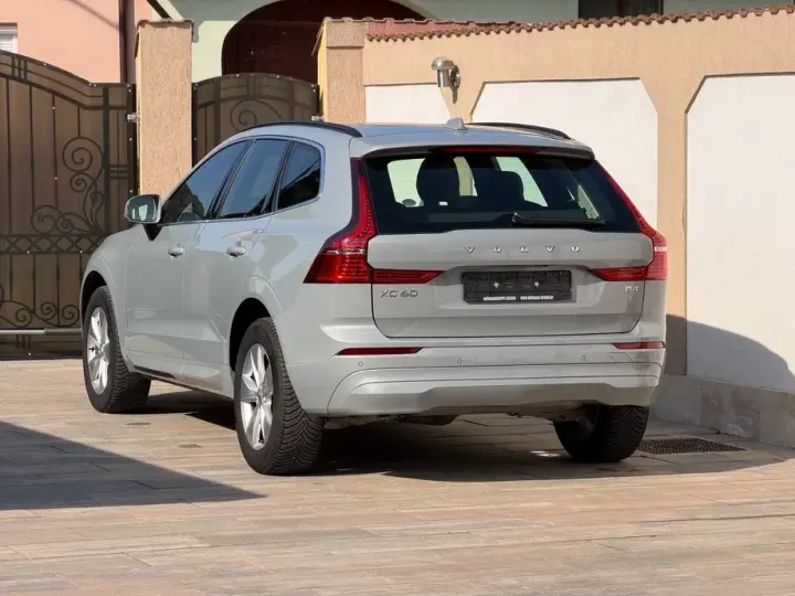 Volvo XC 60 II B4 MHEV AT FWD Core
