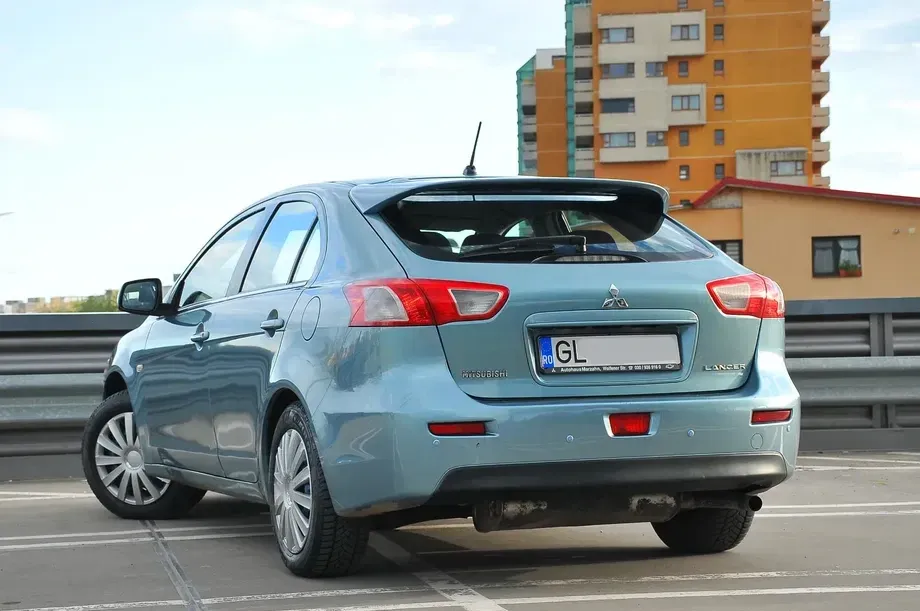 Mitsubishi Lancer X 1.8 CVT Intense — imagine 2