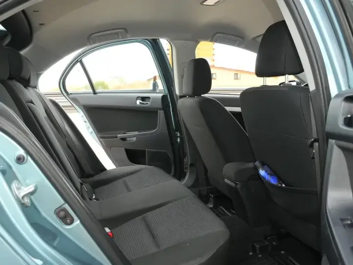 Mitsubishi Lancer X 1.8 CVT Intense