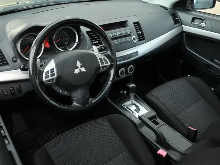 Mitsubishi Lancer X 1.8 CVT Intense