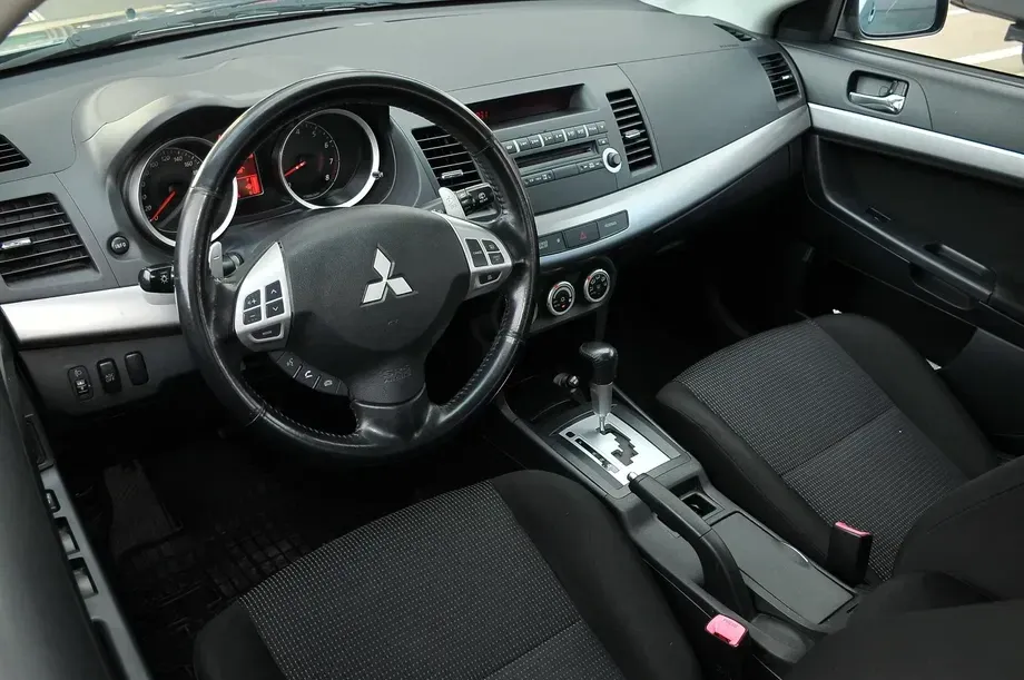 Mitsubishi Lancer X 1.8 CVT Intense — imagine 4