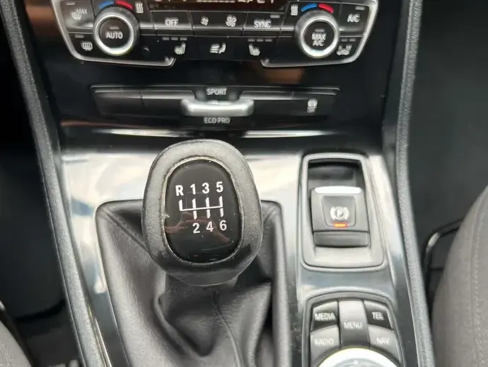 BMW Seria 2 218d Standard