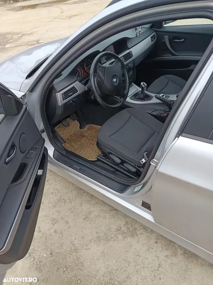 BMW Seria 3 E90/E91/E92/E93 [2005 - 2013] — imagine 4