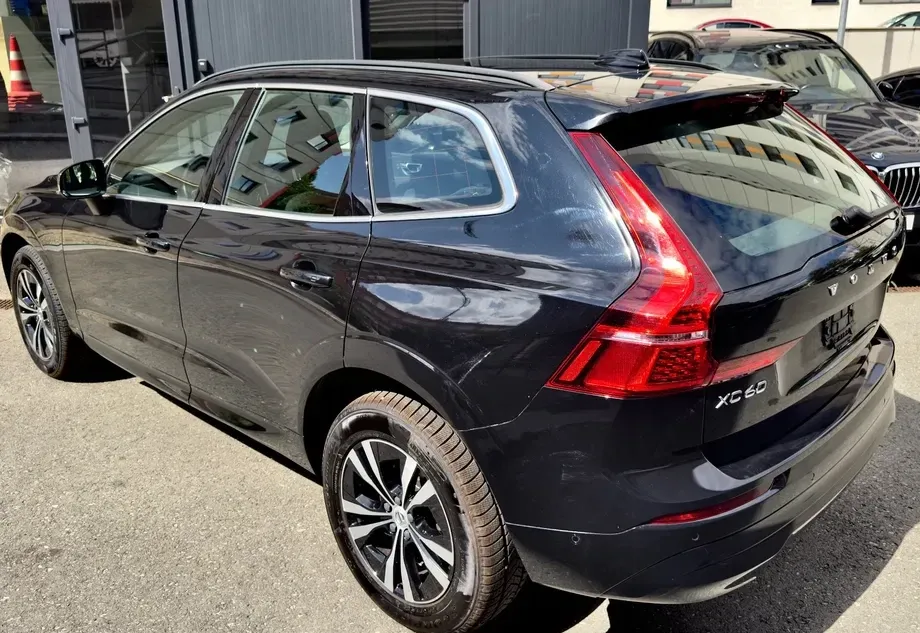 Volvo XC 60 II B4 MHEV AT AWD Plus Dark — imagine 5