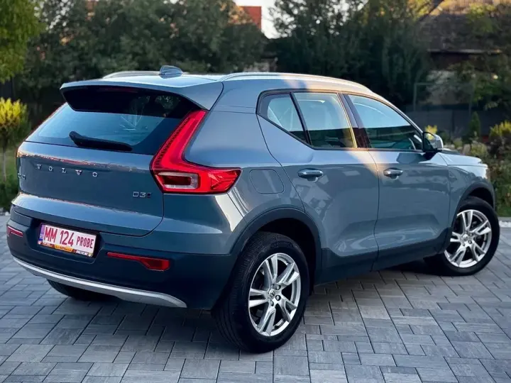 Volvo XC 40 D3 AWD Momentum Pro