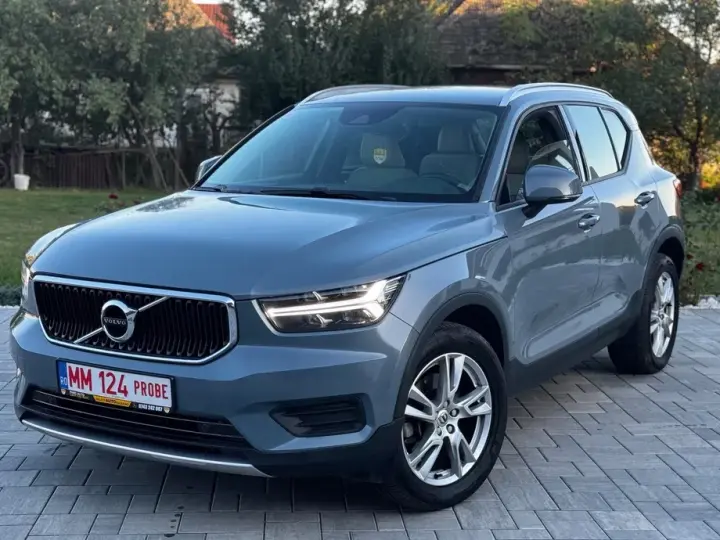 Volvo XC 40 D3 AWD Momentum Pro