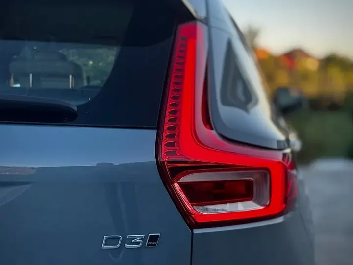 Volvo XC 40 D3 AWD Momentum Pro